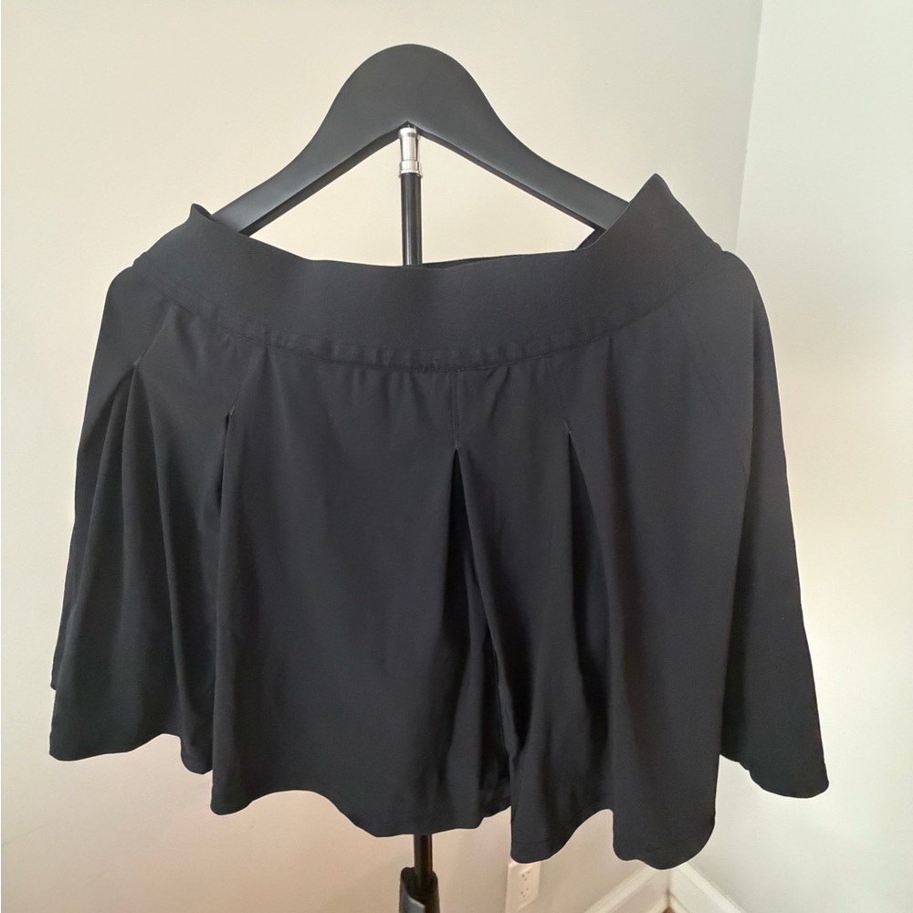 LuluLemon Black Women's Pleated Active Skort